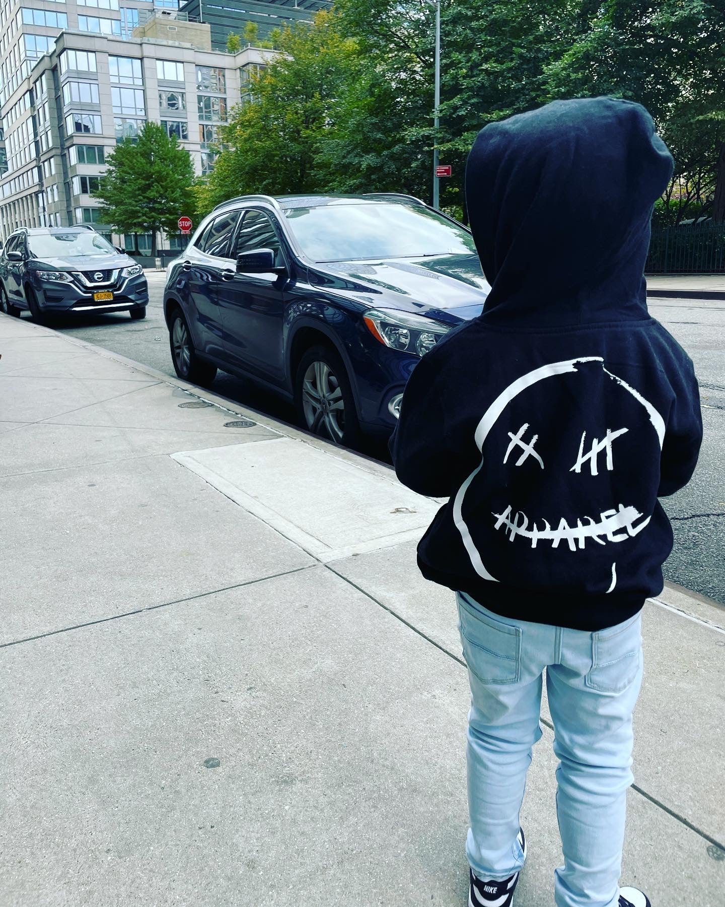 BLACK MINI | SIGNATURE HOODIES