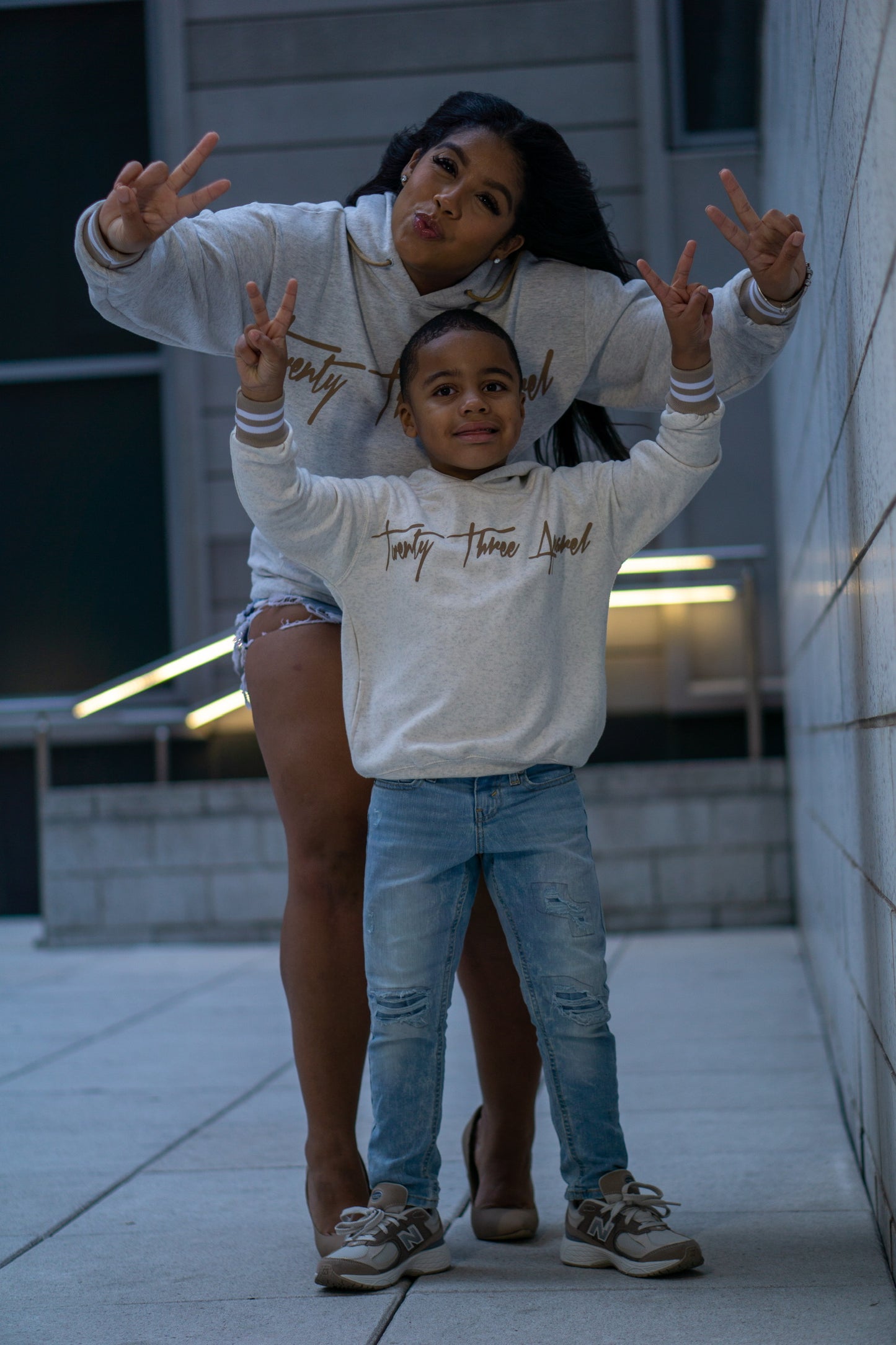 OATMEAL MINI | SIGNATURE HOODIES
