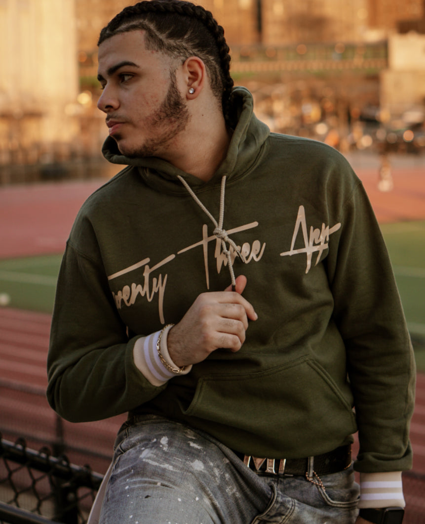 OLIVE GREEN | SIGNATURE PULLOVER