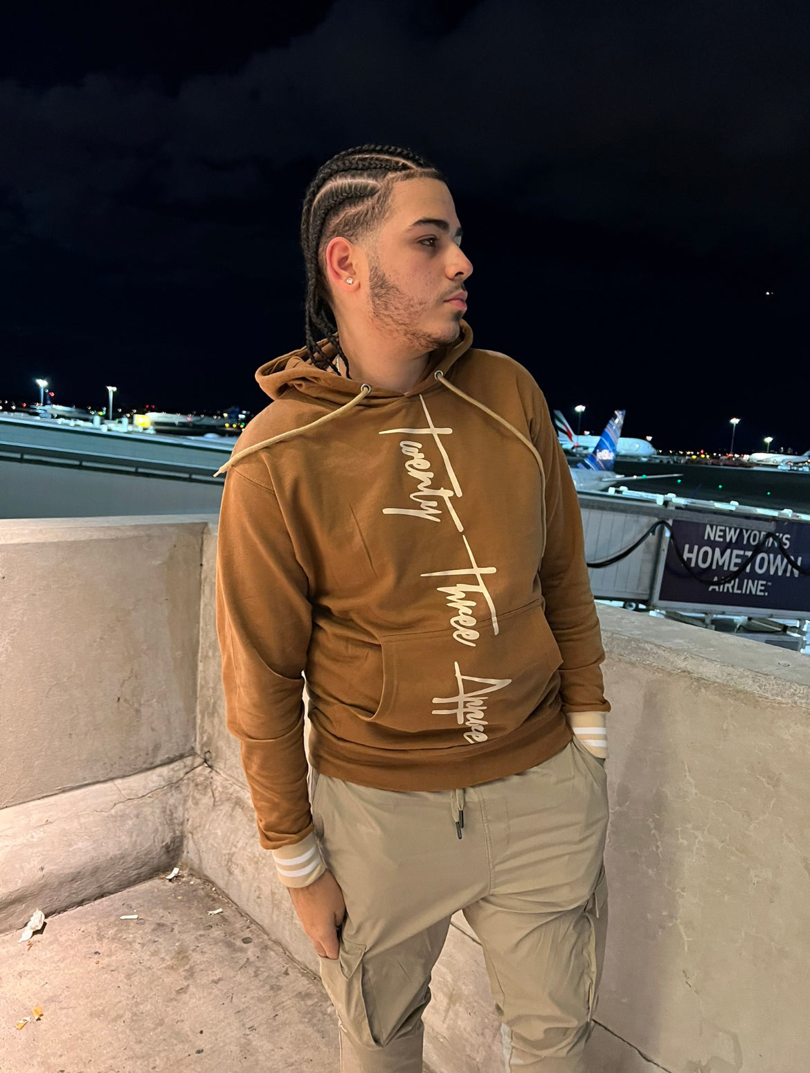 BROWN | SIGNATURE PULLOVER