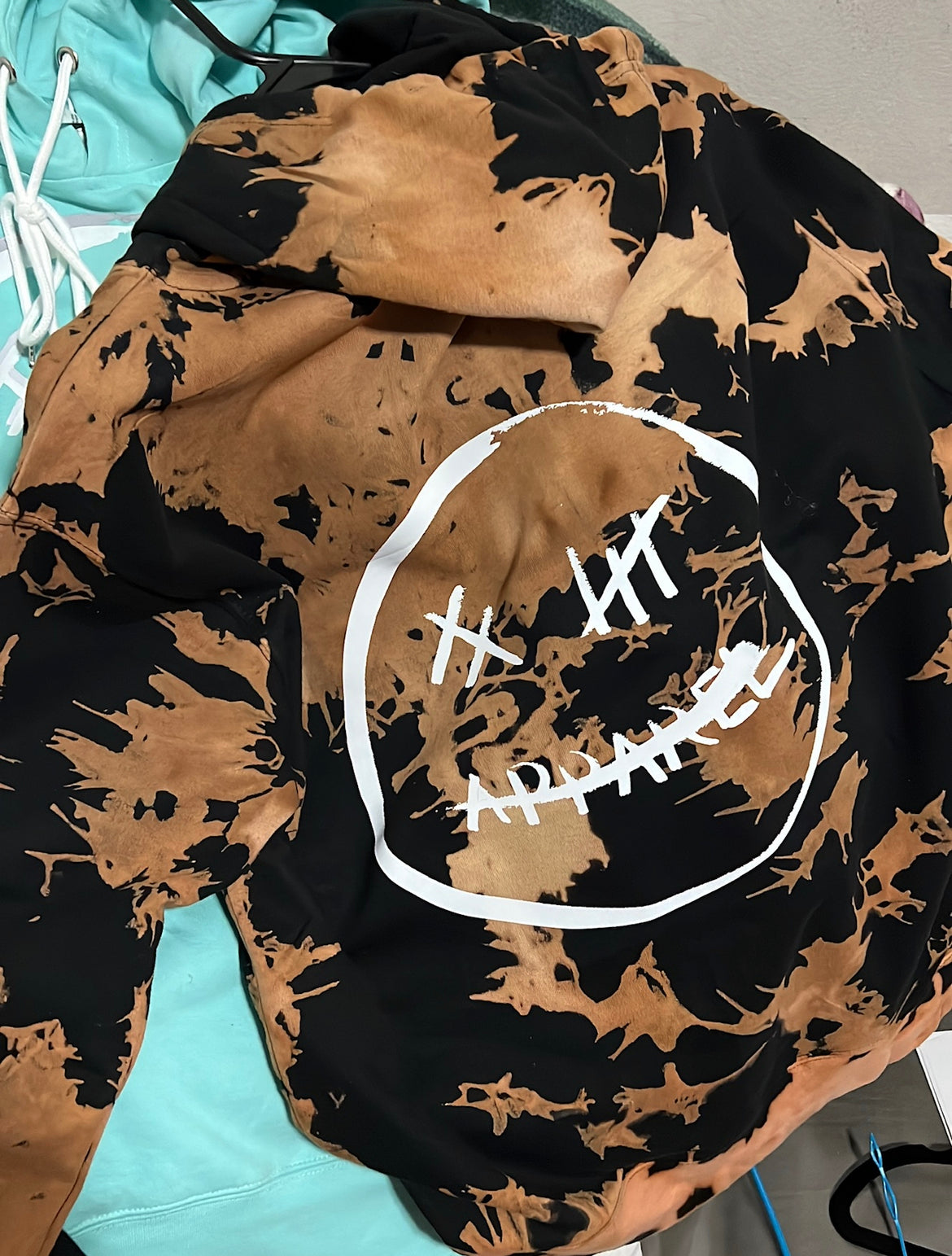 BLACK | TIE DYE SIGNATURE HOODIE