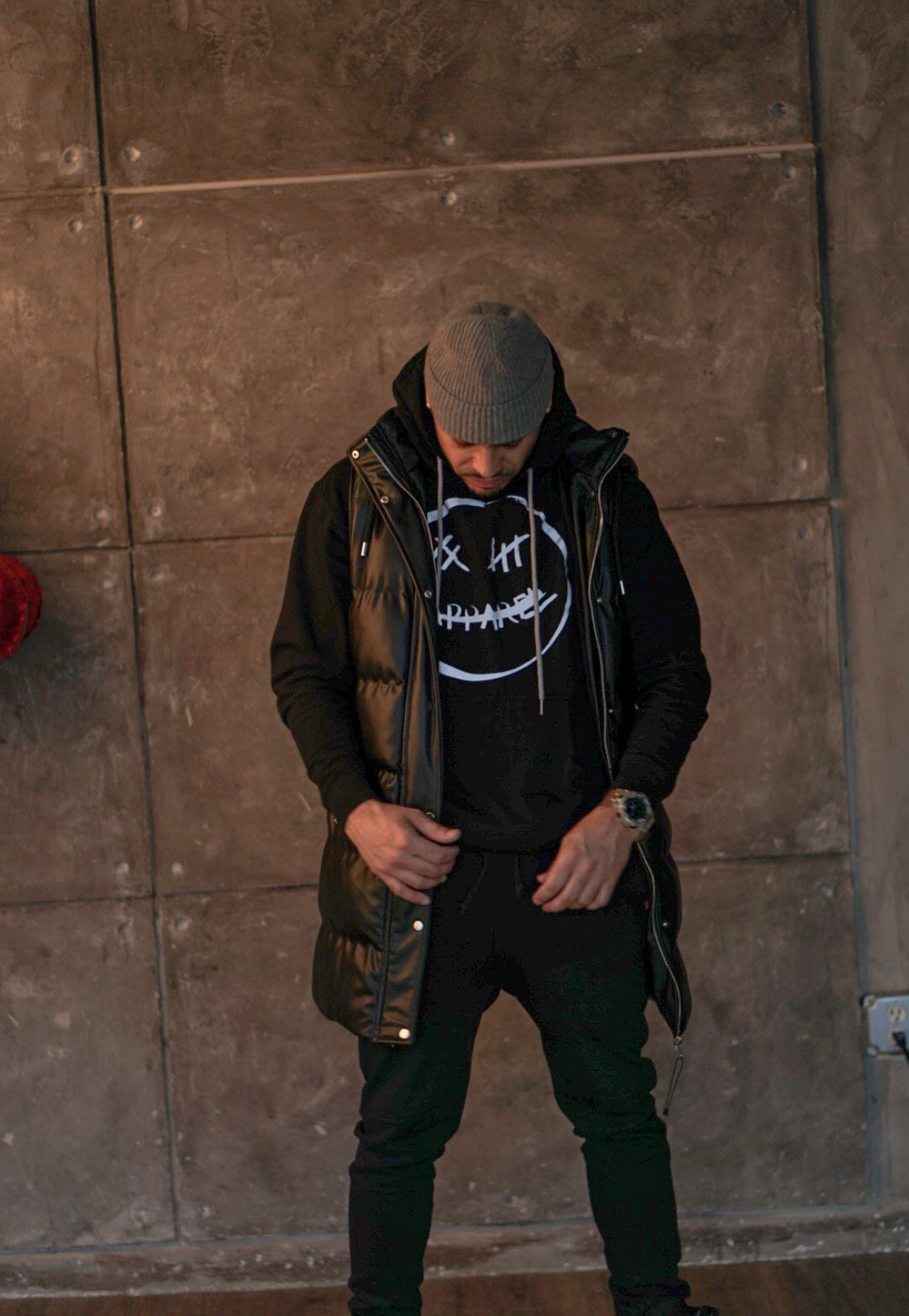 BLACK | GRAY REFLECTIVE FACE OFF PULLOVER